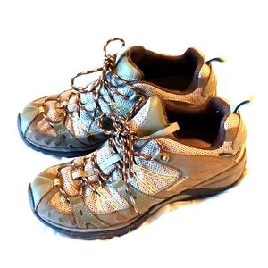 Merrell Women's US 10 waterproof hiking shoes